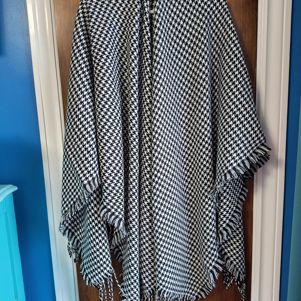 Lane Bryant Black and White Houndstooth Wrap Plus Size One Size & Roomy